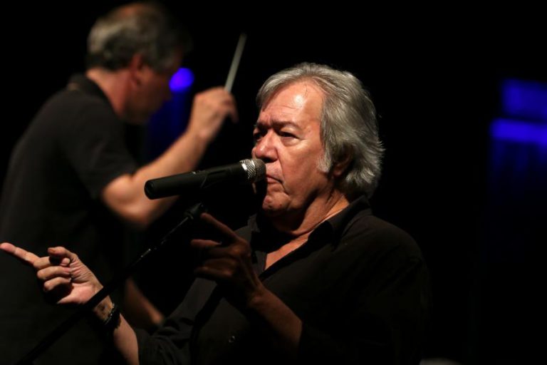 LOURES ASSINALA 25 DE ABRIL COM CONCERTO DE SÉRGIO GODINHO E MONUMENTO ALUSIVO
