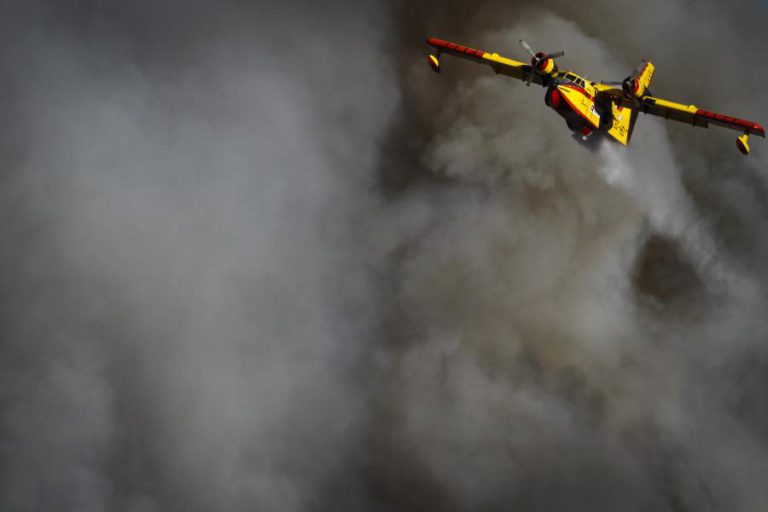 TRÊS FOGOS ATIVOS EM VIANA DO CASTELO MOBILIZAM DOIS MEIOS AÉREOS