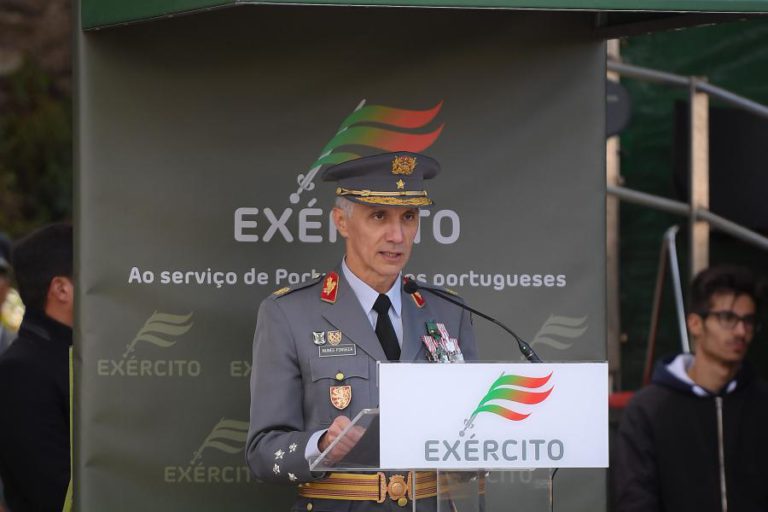 CHEFE DO EXÉRCITO AFIRMA QUE HOUVE “PREPARAÇÃO MÍNIMA” PARA CASO DE RETIRAR CIDADÃOS DA VENEZUELA