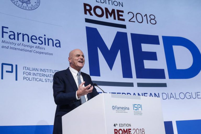 ENI QUER CRESCER 3,5% E DESCOBRIR 2,5 MIL MILHÕES BARRIS DE PETRÓLEO ATÉ 2021, DIZ PRESIDENTE EXECUTIVO