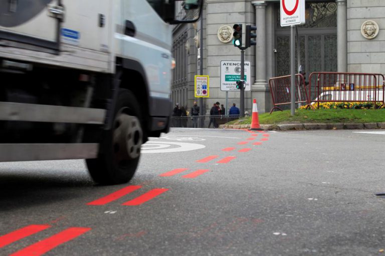 EURODEPUTADOS APROVAM NOVAS METAS DE REDUÇÃO DE EMISSÕES DE CO2 DOS AUTOMÓVEIS