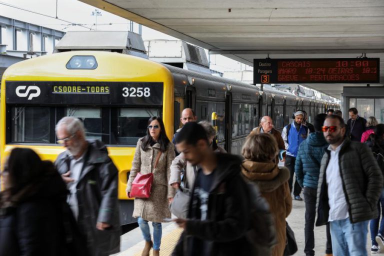 AUMENTO DE PASSAGEIROS DE AVIÃO, COMBOIO E METRO ABRANDA EM 2018