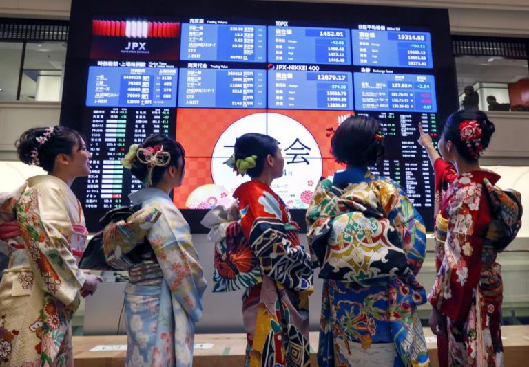 BOLSA DE TÓQUIO ABRE SEM DIREÇÃO