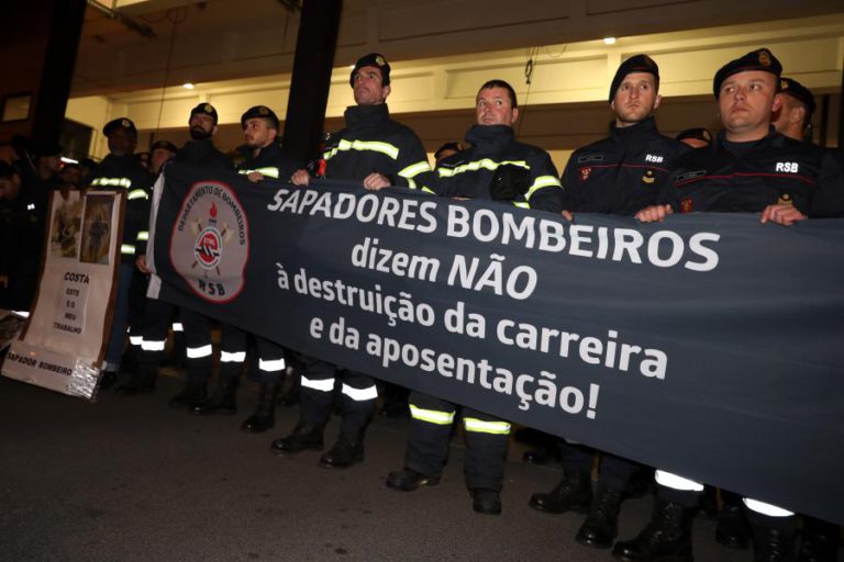 SAPADORES DE LISBOA AINDA SEM RESPOSTA DO GOVERNO APÓS GREVE DE 15 DIAS