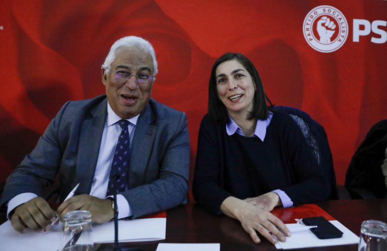 PS ACUSA CATARINA MARTINS DE FAZER “COMPARAÇÃO INACEITÁVEL” ENTRE PASSOS E COSTA
