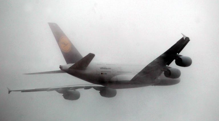 BÉLGICA QUER QUE EUROPA APLIQUE IMPOSTO SOBRE VIAGENS DE AVIÃO