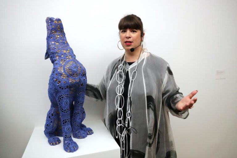 TRABALHO DE JOANA VASCONCELOS EM EXPOSIÇÃO NO MUSEU MAX ERNST NA ALEMANHA
