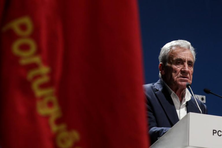 PCP PROMETE SUBMETER À AR DECRETO DO GOVERNO SOBRE CARREIRAS DE PROFESSORES