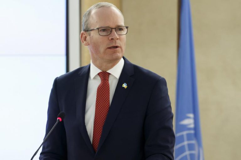 IRLANDA PEDE A EMPRESÁRIOS QUE INTENSIFIQUEM PLANOS PARA SAÍDA SEM ACORDO