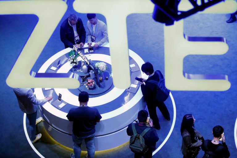 CHINESA ZTE REGISTA PREJUÍZOS SUPERIORES A 900 MILHÕES DE EUROS