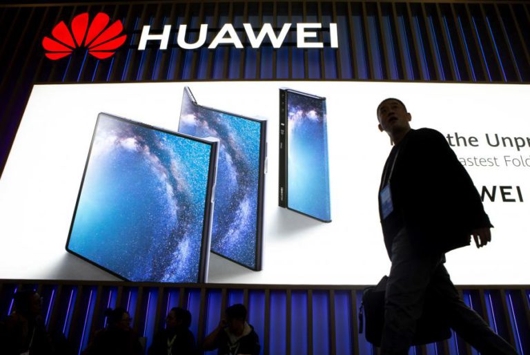 CHINESA HUAWEI PROCESSA EUA POR RESTRIÇÕES À ENTRADA DE PRODUTOS