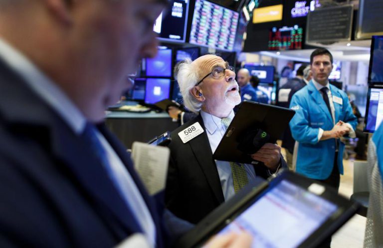 BOLSA DE NOVA IORQUE CAI DEVIDO A RECEIOS COM O CRESCIMENTO GLOBAL