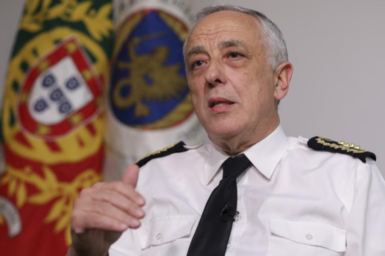CEMGFA APELA PARA QUE “NÃO SE CONFUNDA O EXÉRCITO COM TANCOS”