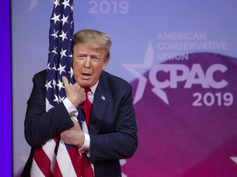 CONGRESSO DOS EUA LANÇA INVESTIGAÇÃO A TRUMP, ESTUDANDO POSSÍVEL DESTITUIÇÃO