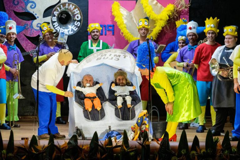 TERCEIRA TRANSFORMA-SE NUMA ILHA DE ARTISTAS PELO CARNAVAL
