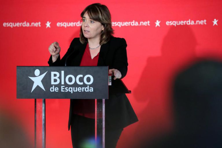 CATARINA MARTINS DIZ QUE VENDA DO NOVO BANCO CONTINUA A “FICAR CARÍSSIMA” AOS CONTRIBUINTES