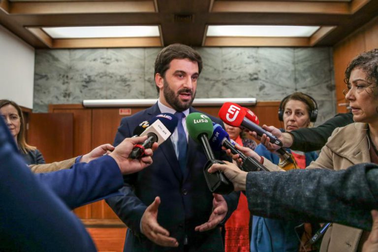 GOVERNO “VÊ COM BONS OLHOS” TÉRMINO DO ACORDO ASSINADO ENTRE RTP E FPF