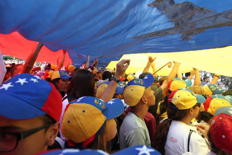 CARACAS É HOJE PALCO DE MANIFESTAÇÕES PRÓ E CONTRA REGIME