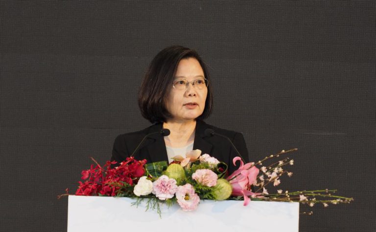 TAIWAN INFORMOU OS EUA QUE QUER COMPRAR NOVOS CAÇAS E TANQUES