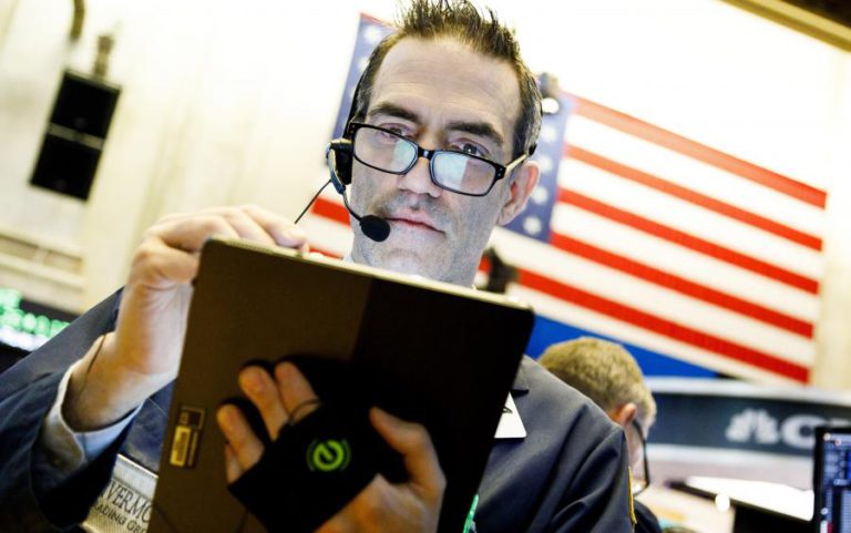 WALL STREET FECHA EM ALTA COM ESTABILIZAÇÃO DOS JUROS E NEGOCIAÇÕES EUA-CHINA