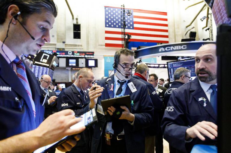 WALL STREET SEGUE EM TERRENO MISTO COM FORTE DESCIDA DA BOEING