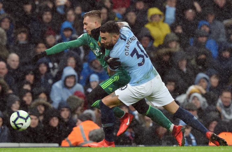 ‘HAT-TRICK’ DE STERLING DÁ VITÓRIA AO MANCHESTER CITY SOBRE O WATFORD
