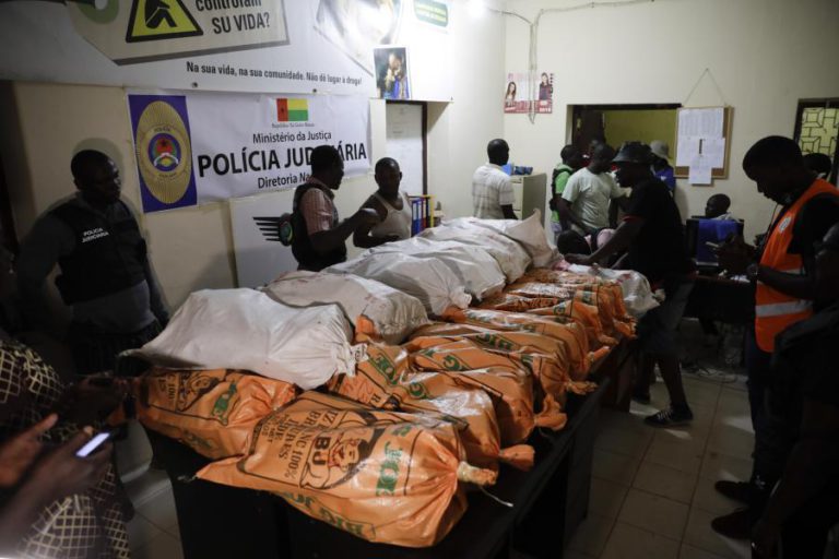 AUTORIDADES DA GUINÉ BISSAU FAZEM A MAIOR APREENSÃO DE DROGA DE SEMPRE