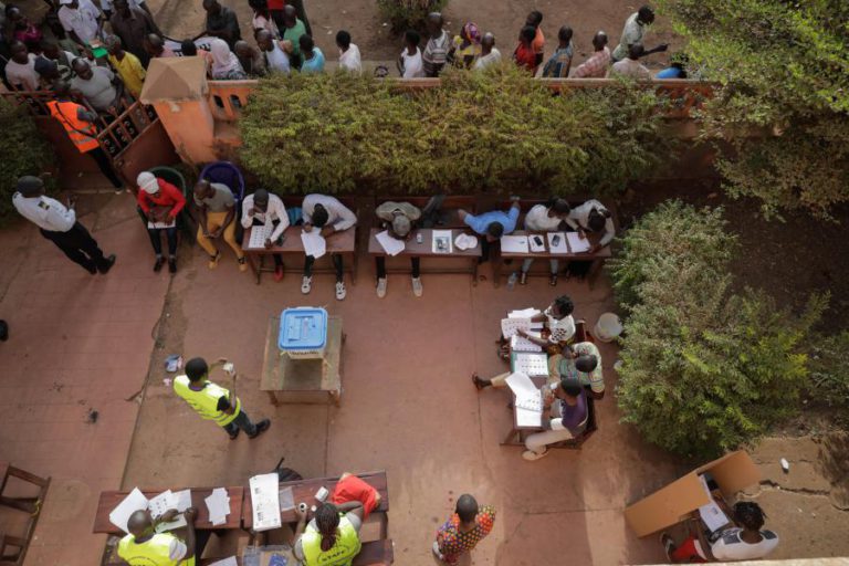 CNE DIZ QUE ELEIÇÕES NA GUINÉ-BISSAU DECORREM EM CLIMA CALMO, SEM SOBRESSALTOS