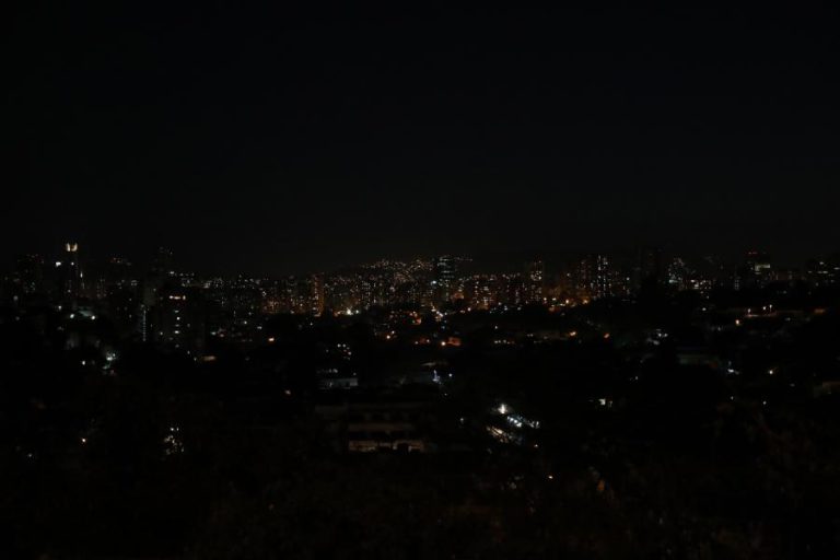 GOVERNO DECRETA MAIS UM DIA SEM TRABALHO E SEM AULAS DEVIDO A APAGÃO NA VENEZUELA