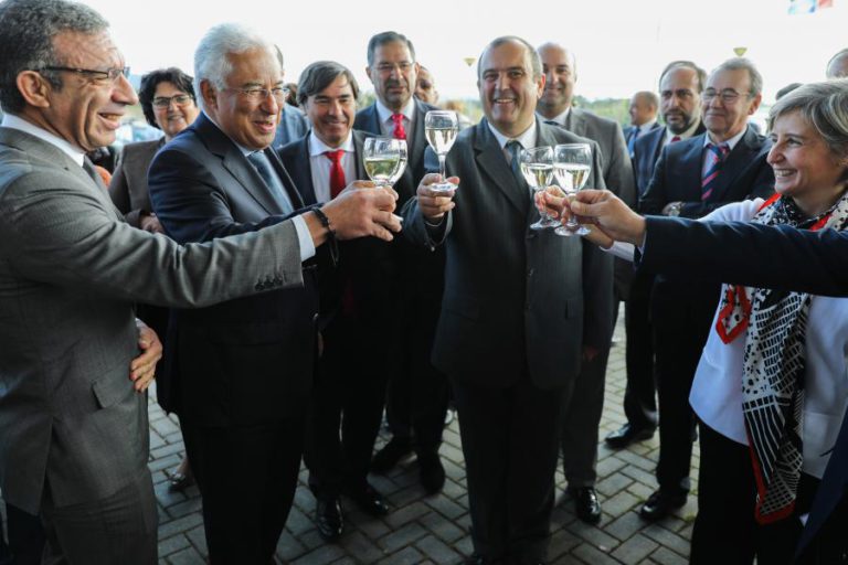 PRIMEIRO-MINISTRO E MINISTRA DA SAÚDE INAUGURARAM NOVO CENTRO DE SAÚDE DO CADAVAL