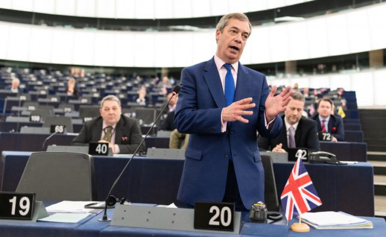 BREXIT: FARAGE DEFENDE QUE “SOLUÇÃO SIMPLES” É SAÍDA SEM ACORDO EM 29 DE MARÇO