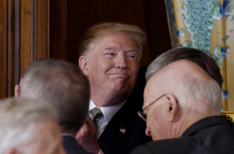 TRUMP DIZ QUE VAI VETAR DECISÃO DO SENADO NORTE-AMERICANO SOBRE MURO