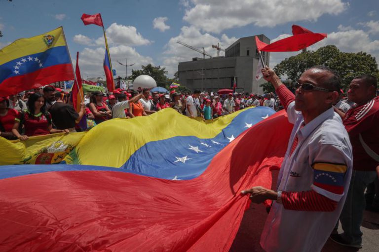 CARACAS ACUSA EUA DE VIOLAREM CONVENÇÃO DE VIENA E DENUNCIA OCUPAÇÃO DE SEDES DIPLOMÁTICAS