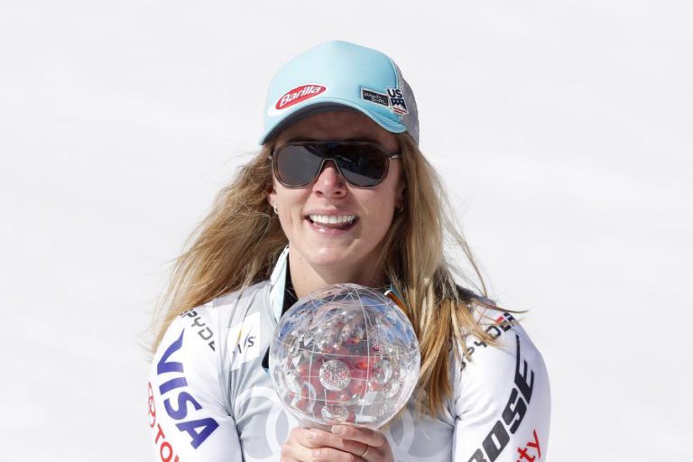 MIKAELA SHIFFRIN CONQUISTA GLOBO DE CRISTAL DE SLALOM GIGANTE, O QUARTO DA ÉPOCA
