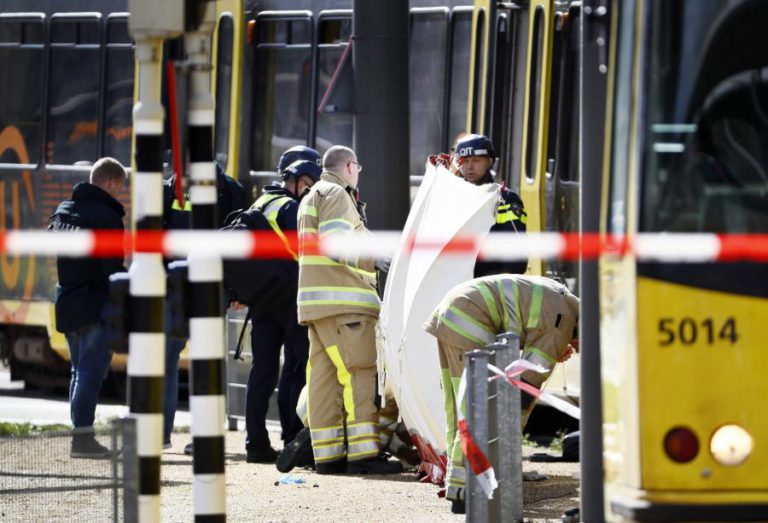 PELO MENOS UM MORTO EM TIROTEIO NA HOLANDA