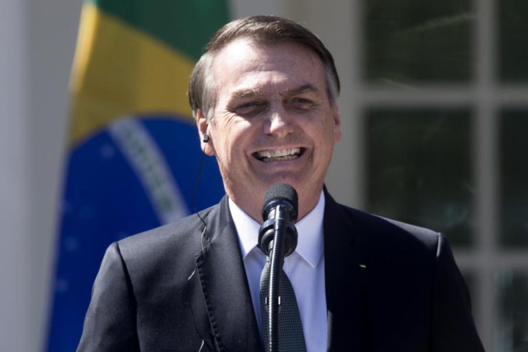 BOLSONARO DIZ QUE REGRESSA AO BRASIL COM “A SENSAÇÃO DE MISSÃO CUMPRIDA”