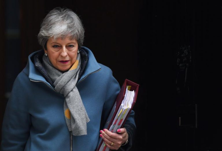 THERESA MAY PEDE ADIAMENTO DA SAÍDA ATÉ 30 DE JUNHO