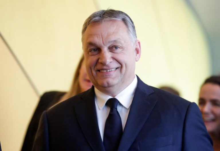 PARTIDO POPULAR EUROPEU SUSPENDE PARTIDO FIDESZ DO PM HÚNGARO VIKTOR ORBÁN