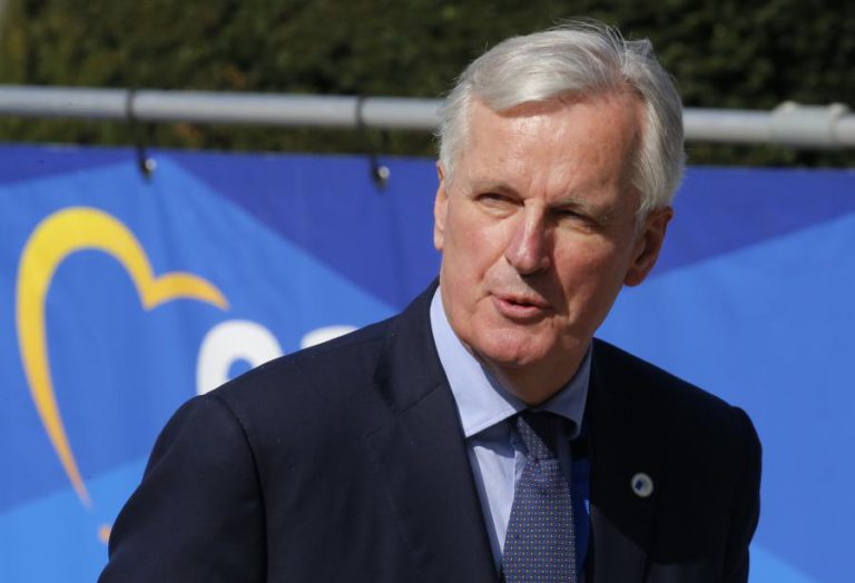 BREXIT: BARNIER REITERA QUE BRUXELAS ESTÁ DISPONÍVEL PARA NEGOCIAR UNIÃO ADUANEIRA
