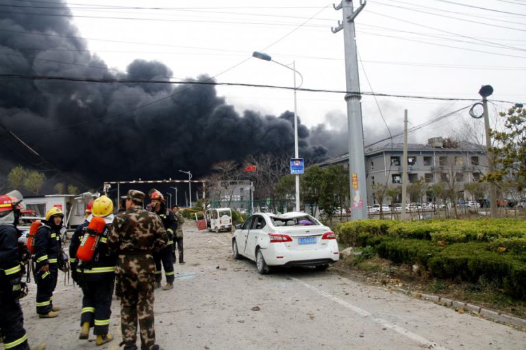 PELO MENOS 44 MORTOS E 90 FERIDOS GRAVES EM EXPLOSÃO EM FÁBRICA NA CHINA