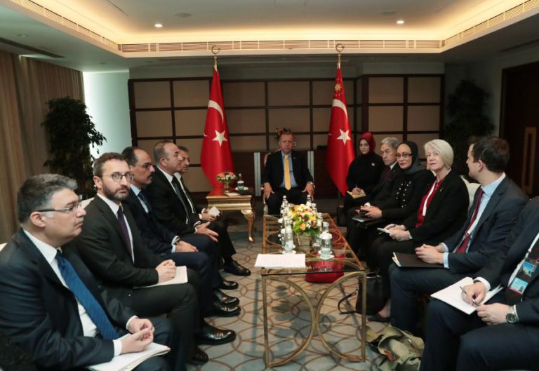 PAÍSES MUÇULMANOS PEDEM “MEDIDAS CONCRETAS” CONTRA A ISLAMOFOBIA