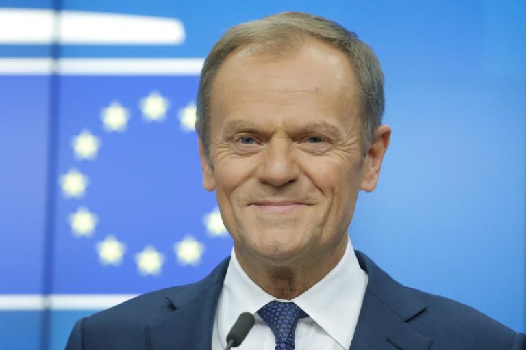 TUSK NÃO IMAGINA CIMEIRA UE-CHINA SEM DIREITOS HUMANOS NA AGENDA