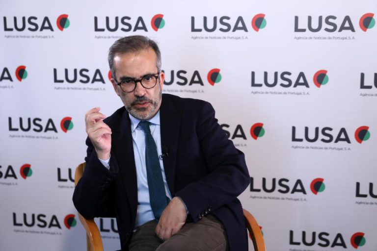 PORTUGAL ESTÁ “FRANCAMENTE MAL” PREPARADO PARA O BREXIT — PAULO RANGEL