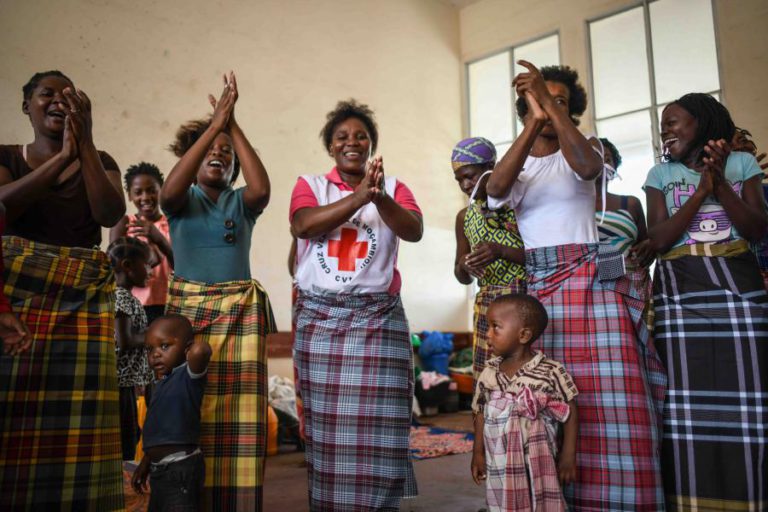 ESPECIALISTAS HUMANITÁRIOS EM AÇÃO EM MOÇAMBIQUE MULTIPLICARAM POR OITO NUMA SEMANA