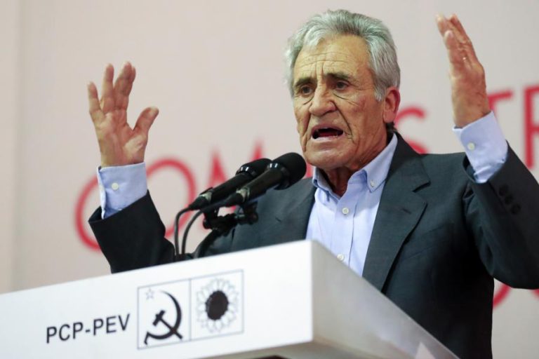JERÓNIMO DE SOUSA DIZ QUE PS, PSD E CDS-PP ESTÃO “UNIDOS” AOS BANQUEIROS