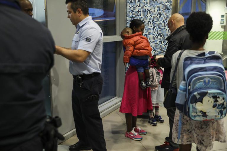 MUITOS MENORES SÃO TRAFICADOS PARA RECEBER SUBSÍDIOS EM PAÍSES RICOS, AFIRMA SEF