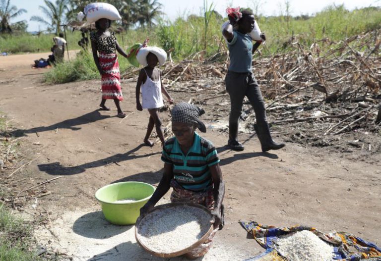 OMS ENVIA VACINAS E MOSQUITEIROS PARA PREVENIR “SEGUNDO DESASTRE” EM MOÇAMBIQUE