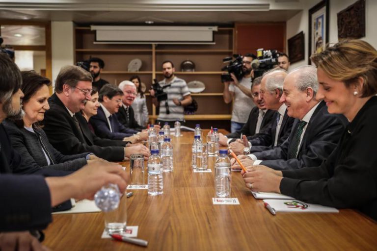 RUI RIO DIZ QUE DÉFICE FOI CONSEGUIDO “À CUSTA DE ENORME AUMENTO DE IMPOSTOS”