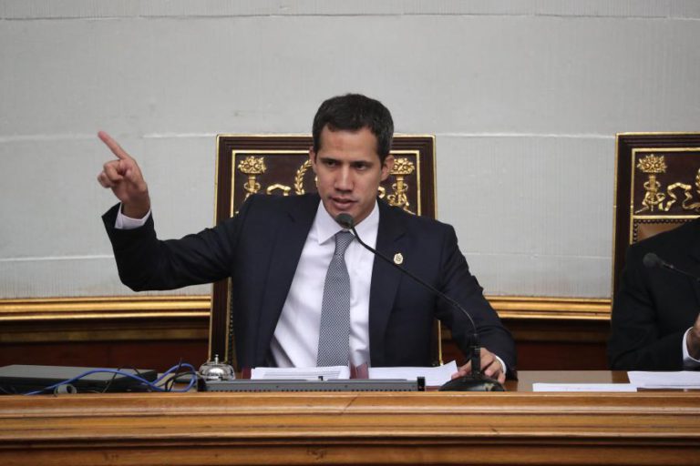 CONTROLADORIA IMPEDE JUAN GUAIDÓ DE EXERCER CARGOS PÚBLICOS DURANTE 15 ANOS