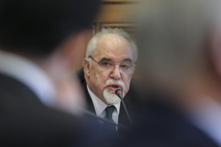 MONTEPIO: CONDENAÇÃO DE TOMÁS CORREIA DEVE ORIGINAR AVALIAÇÃO DE IDONEIDADE, DIZ VIEIRA DA SILVA